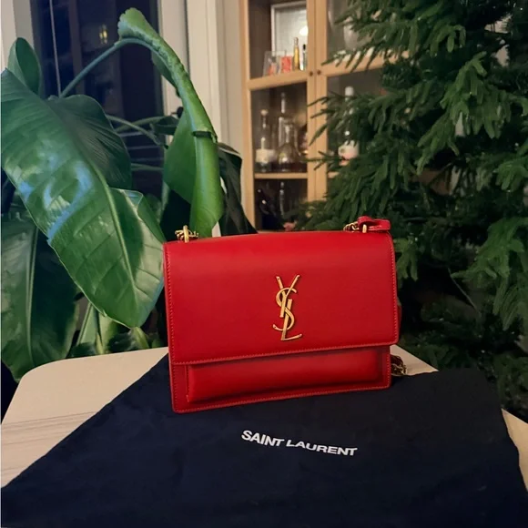 Red YSL medium sunset bag. Great condition, barely worn. - Picture 5 of 9